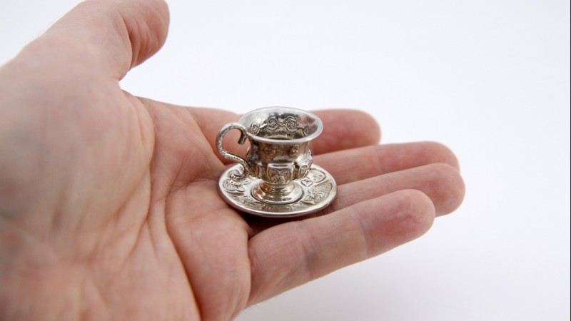 Tasse à déjeuner en argent miniature - Minuscula par Jules Girardot, actif à Paris de 1849 à 1861