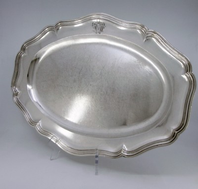 Très grand plat en argent massif armorié, par Eloi Guérin - Paris, 1755-1756