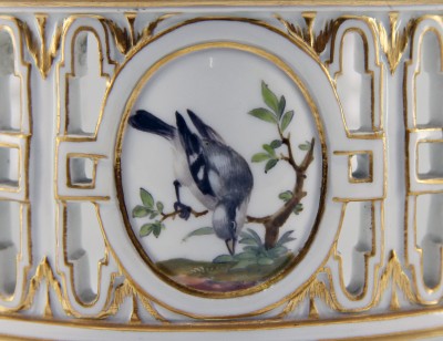 Marronnière en porcelaine ajourée, décor aux oiseaux - Allemagne, fin du XIXe