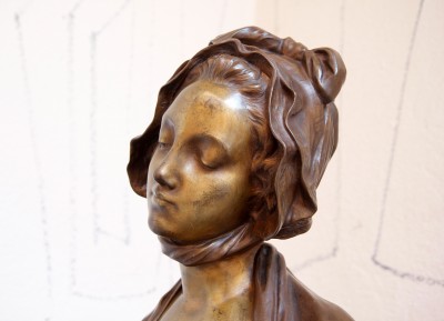 Fernand CIAN (1889-1954) - Jeune fille à la rose, bronze à double patine