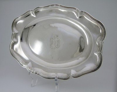 Petit plat en argent massif armorié, par Claude Laurent - Paris, 1743-1744