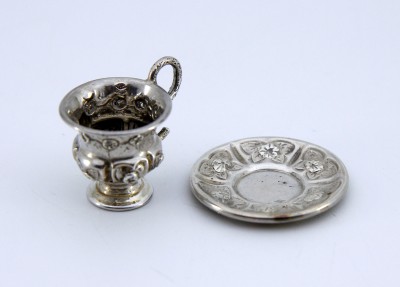 Tasse à déjeuner en argent miniature - Minuscula par Jules Girardot, actif à Paris de 1849 à 1861