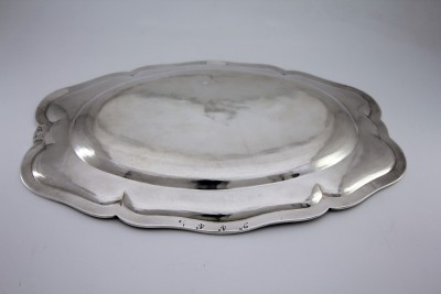 Petit plat en argent massif armorié, par Claude Laurent - Paris, 1743-1744