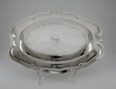 Petit plat en argent massif armorié, par Claude Laurent - Paris, 1743-1744