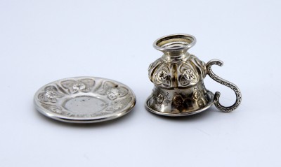 Tasse à déjeuner en argent miniature - Minuscula par Jules Girardot, actif à Paris de 1849 à 1861