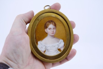 Portrait miniature de petite fille, vers 1825 - Ecole anglaise