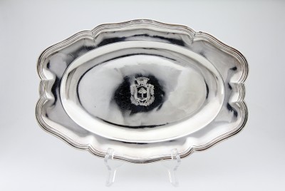 Petit plat en argent massif armorié, par Claude Laurent - Paris, 1743-1744